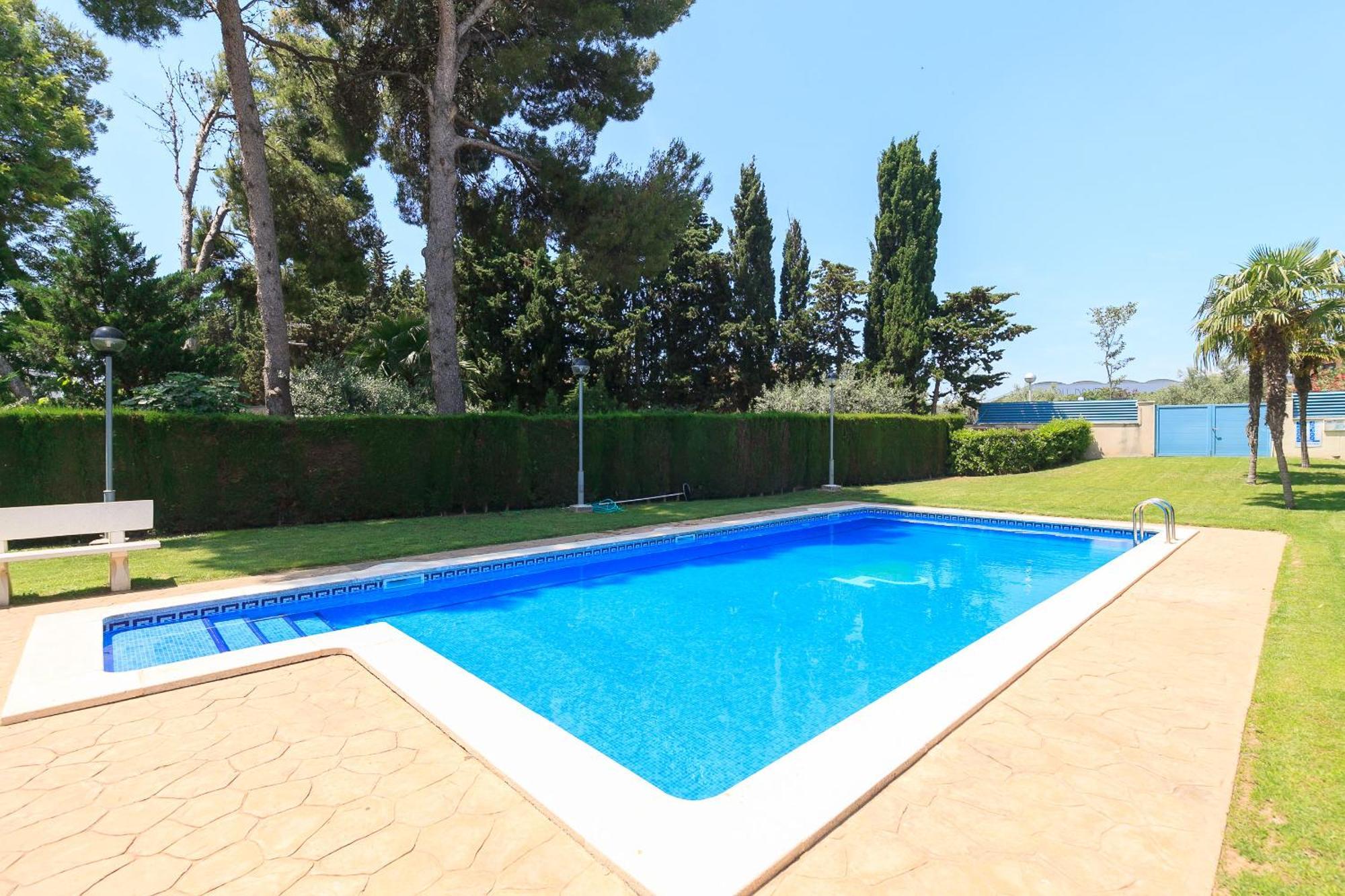 Uhc Els Pins Apartments Salou Kültér fotó
