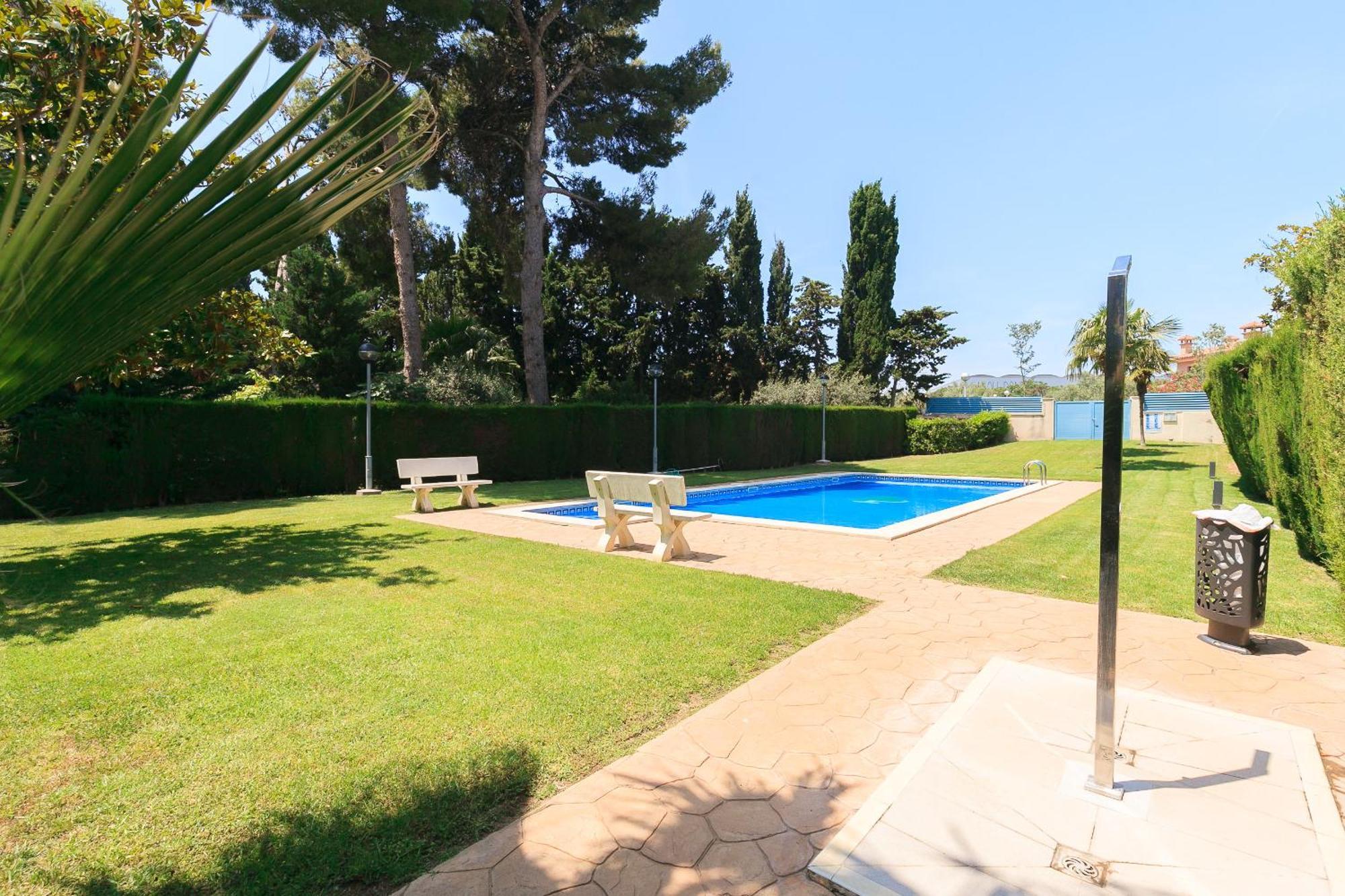 Uhc Els Pins Apartments Salou Kültér fotó
