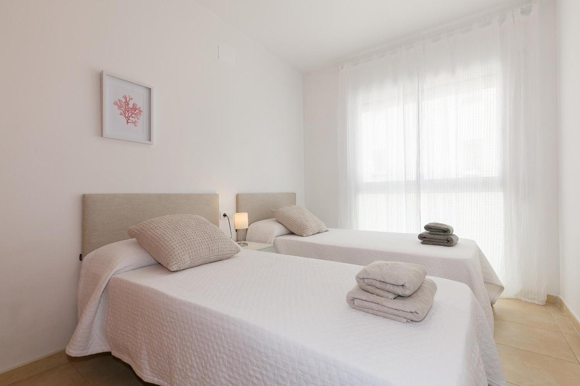 Uhc Els Pins Apartments Salou Kültér fotó